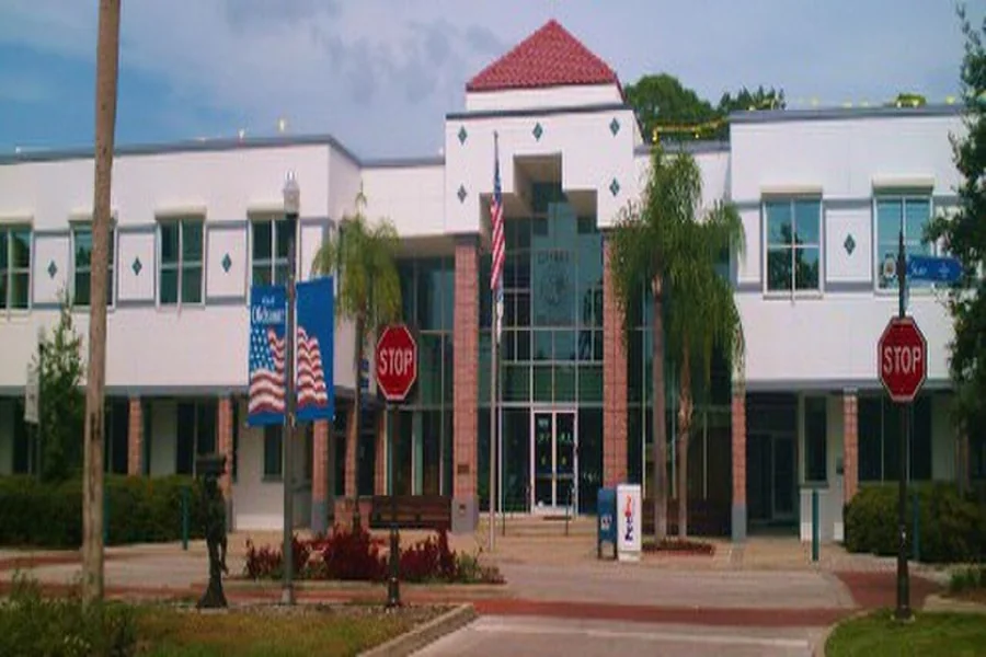 Oldsmar City Hall and downtown Oldsmar — Knight Group handyman service area